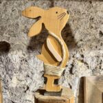 lapin de Pâques en bois massif, décoration par excellence