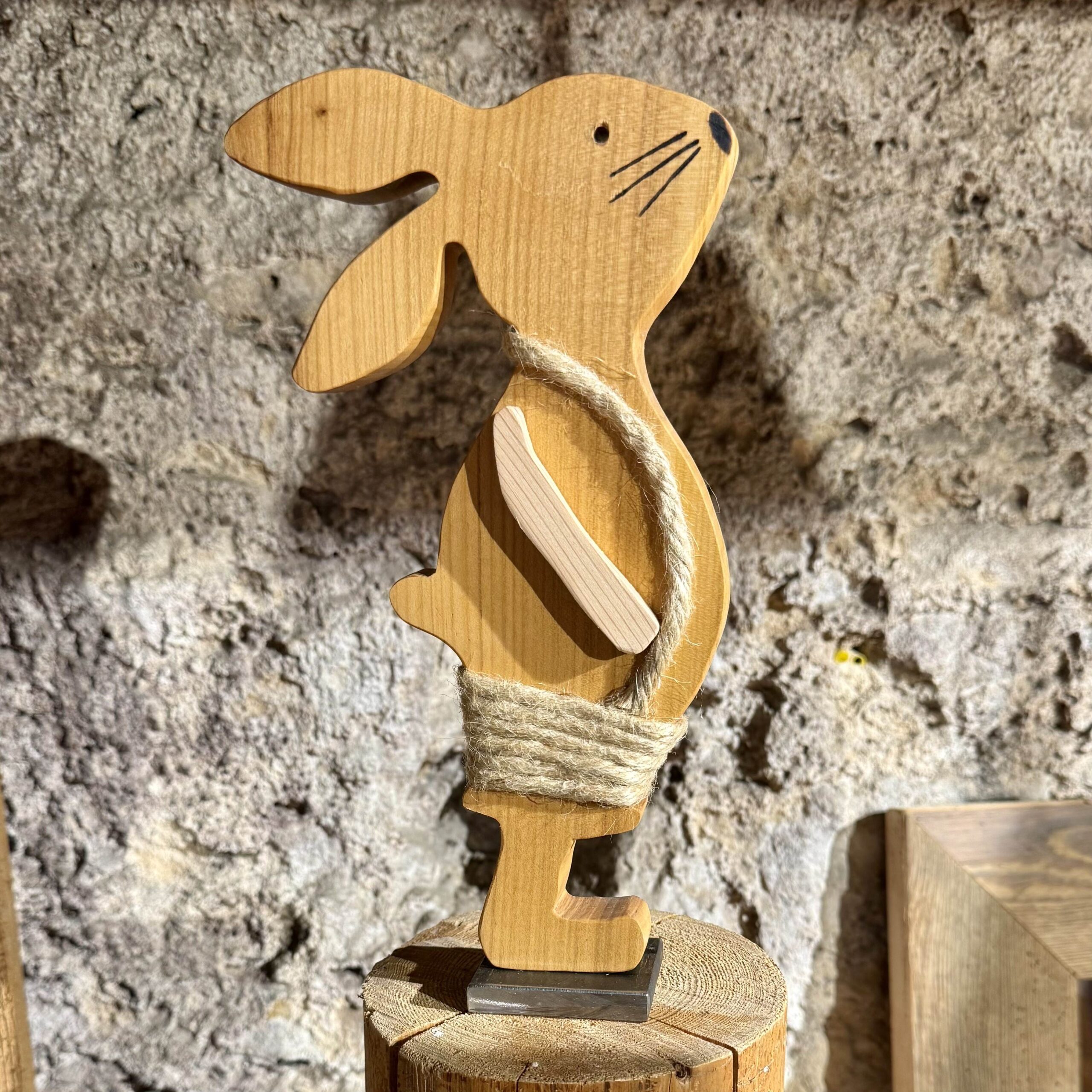 lapin jardin en bois massif décoration de pâques menuiserie boeckel 1 lapin de Pâques en bois massif, décoration par excellence